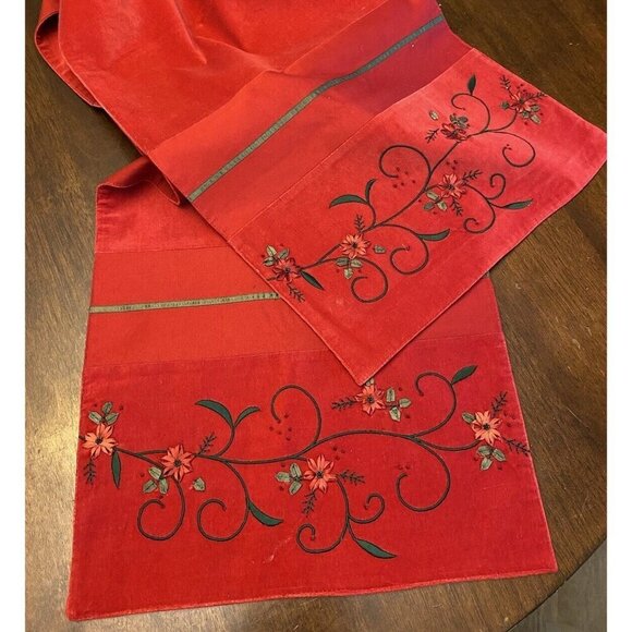 5 Christmas Placemats Red Velvet 100% Cotton ~ 14" x 19" Matching Table Runner - Picture 3 of 11